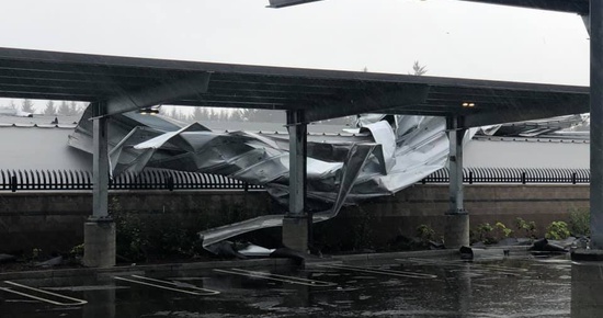 (VIDEO) Violent Wind Tears Apart Crescent Ace Hardware #39 s Roof CHP Hits